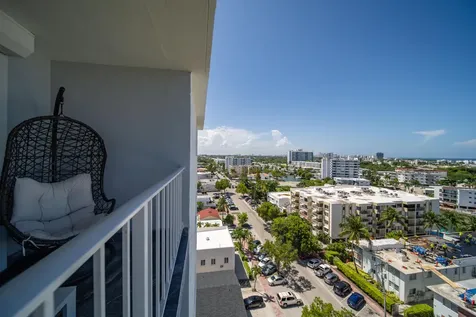 6900 Bay Drive Miami Beach FL 33141