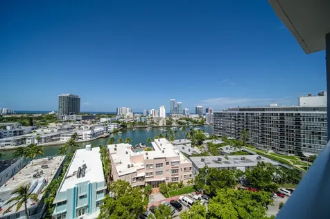 6900 Bay Drive Miami Beach FL 33141