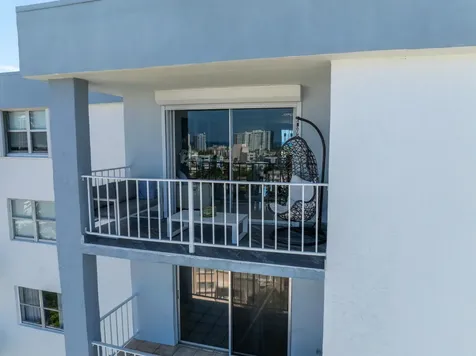 6900 Bay Drive Miami Beach FL 33141