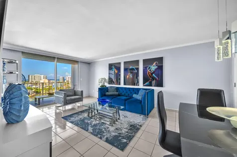 6900 Bay Drive Miami Beach FL 33141