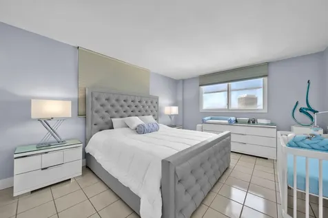 6900 Bay Drive Miami Beach FL 33141