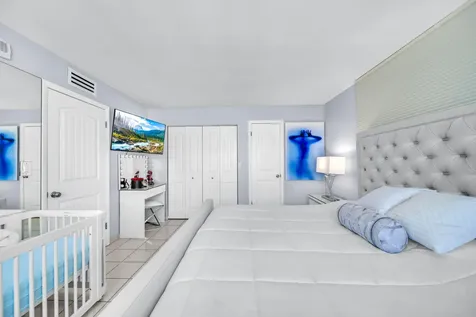6900 Bay Drive Miami Beach FL 33141