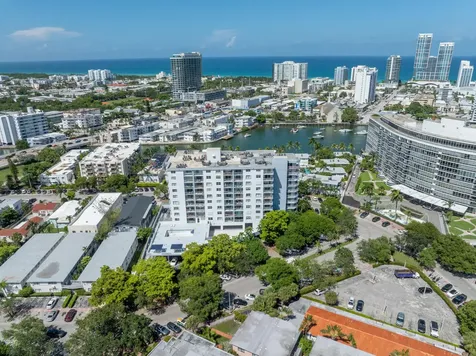 6900 Bay Drive Miami Beach FL 33141