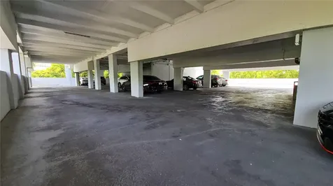 6900 Bay Drive Miami Beach FL 33141