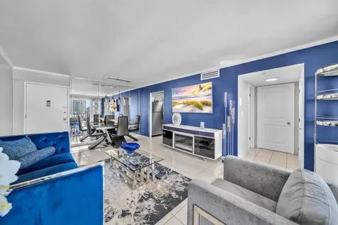 6900 Bay Drive Miami Beach FL 33141