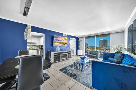 6900 Bay Drive Miami Beach FL 33141