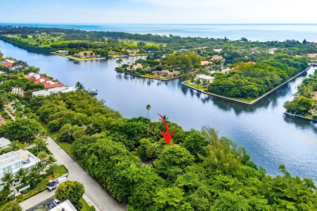 1001 Palm Trail Delray Beach FL 33483
