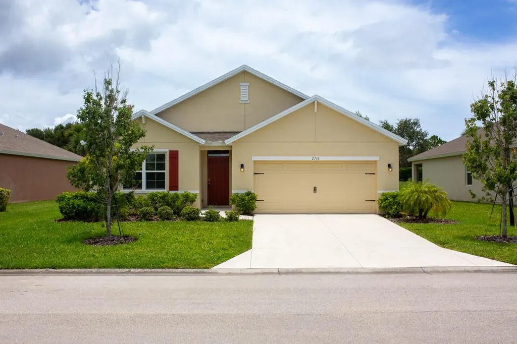 2716 Granville Manor Vero Beach FL 32968
