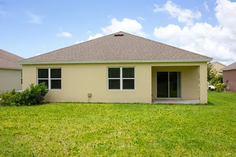 2716 Granville Manor Vero Beach FL 32968