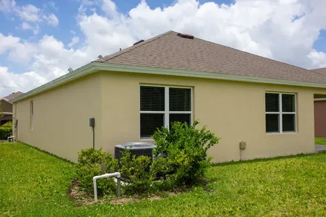 2716 Granville Manor Vero Beach FL 32968