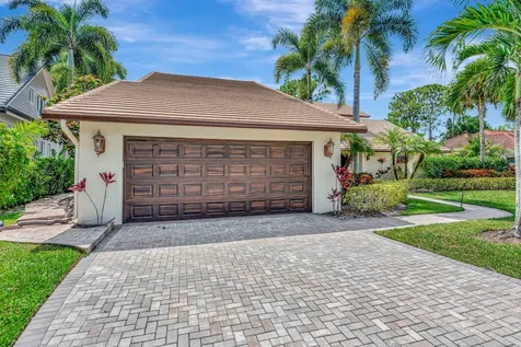 11 Berwick Road Palm Beach Gardens FL 33418