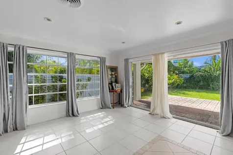 208 34th Street West Palm Beach FL 33407
