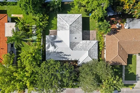 208 34th Street West Palm Beach FL 33407