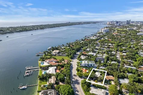 208 34th Street West Palm Beach FL 33407