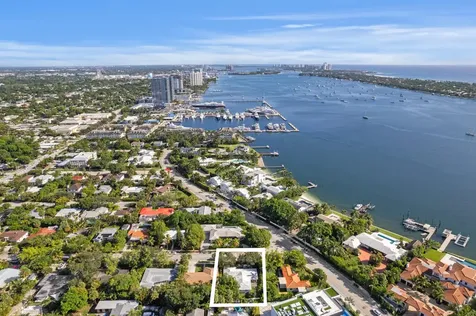 208 34th Street West Palm Beach FL 33407