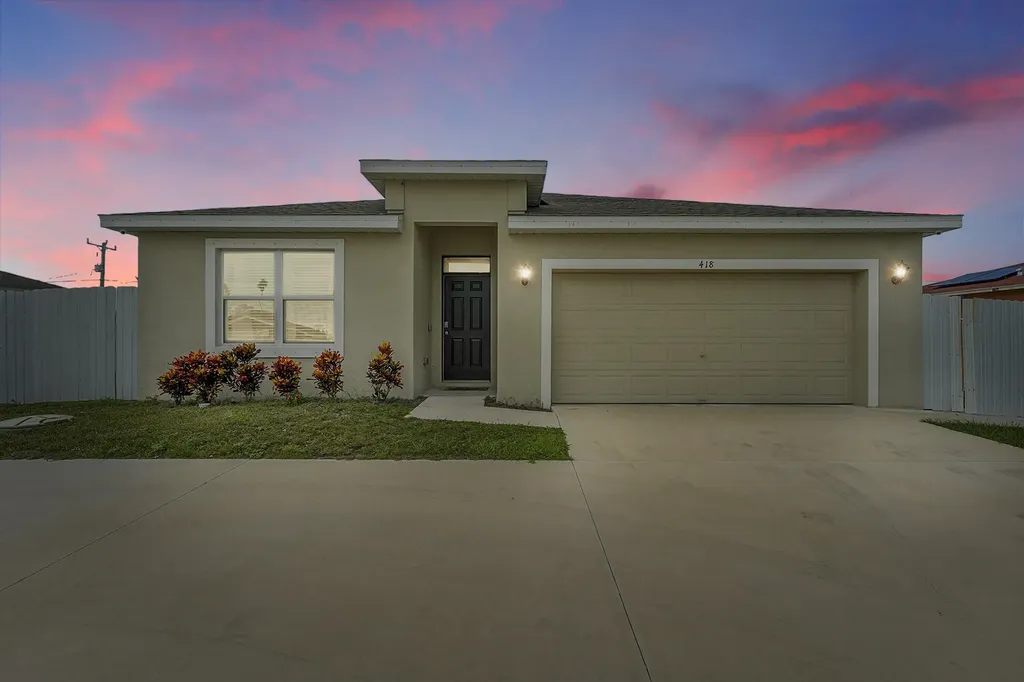 418 Nw Airoso Boulevard Port Saint Lucie FL 34983