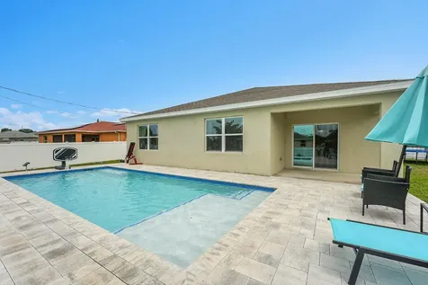 418 Nw Airoso Boulevard Port Saint Lucie FL 34983