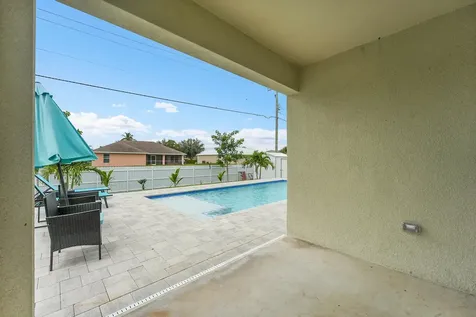 418 Nw Airoso Boulevard Port Saint Lucie FL 34983