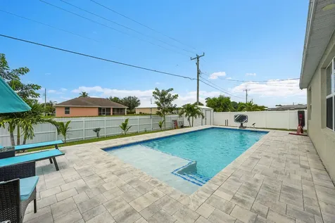 418 Nw Airoso Boulevard Port Saint Lucie FL 34983