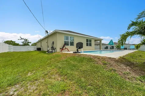 418 Nw Airoso Boulevard Port Saint Lucie FL 34983