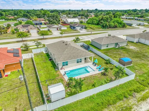 418 Nw Airoso Boulevard Port Saint Lucie FL 34983