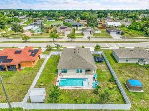 418 Nw Airoso Boulevard Port Saint Lucie FL 34983