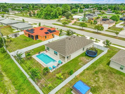 418 Nw Airoso Boulevard Port Saint Lucie FL 34983