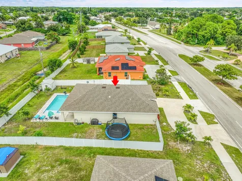 418 Nw Airoso Boulevard Port Saint Lucie FL 34983