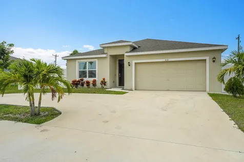 418 Nw Airoso Boulevard Port Saint Lucie FL 34983