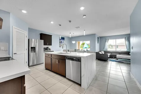 418 Nw Airoso Boulevard Port Saint Lucie FL 34983