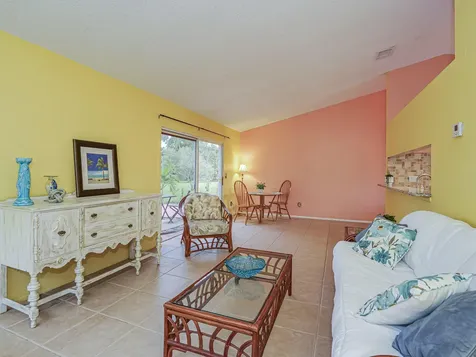 2050 Se West Dunbrooke Circle Port Saint Lucie FL 34952