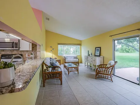 2050 Se West Dunbrooke Circle Port Saint Lucie FL 34952