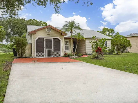 2050 Se West Dunbrooke Circle Port Saint Lucie FL 34952