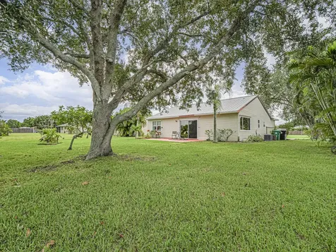 2050 Se West Dunbrooke Circle Port Saint Lucie FL 34952