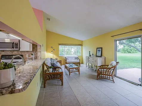 2050 Se West Dunbrooke Circle Port Saint Lucie FL 34952