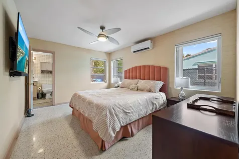 631 S Palmway Lake Worth Beach FL 33460