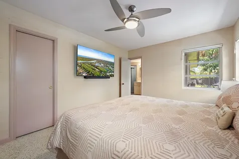 631 S Palmway Lake Worth Beach FL 33460
