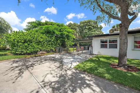 631 S Palmway Lake Worth Beach FL 33460