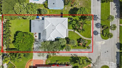 631 S Palmway Lake Worth Beach FL 33460