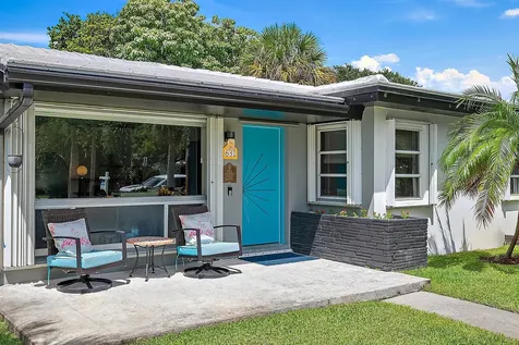 631 S Palmway Lake Worth Beach FL 33460