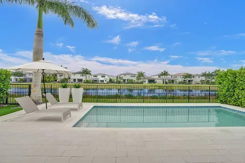 9052 Chauvet Way Boca Raton FL 33496