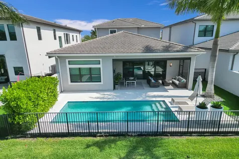 9052 Chauvet Way Boca Raton FL 33496