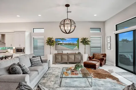 9052 Chauvet Way Boca Raton FL 33496