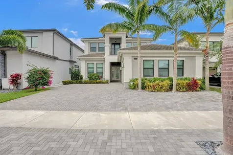 9052 Chauvet Way Boca Raton FL 33496