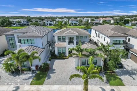 9052 Chauvet Way Boca Raton FL 33496