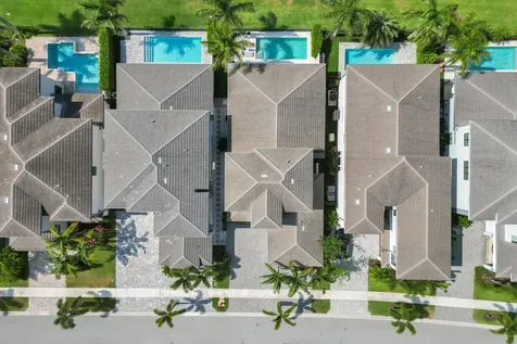 9052 Chauvet Way Boca Raton FL 33496