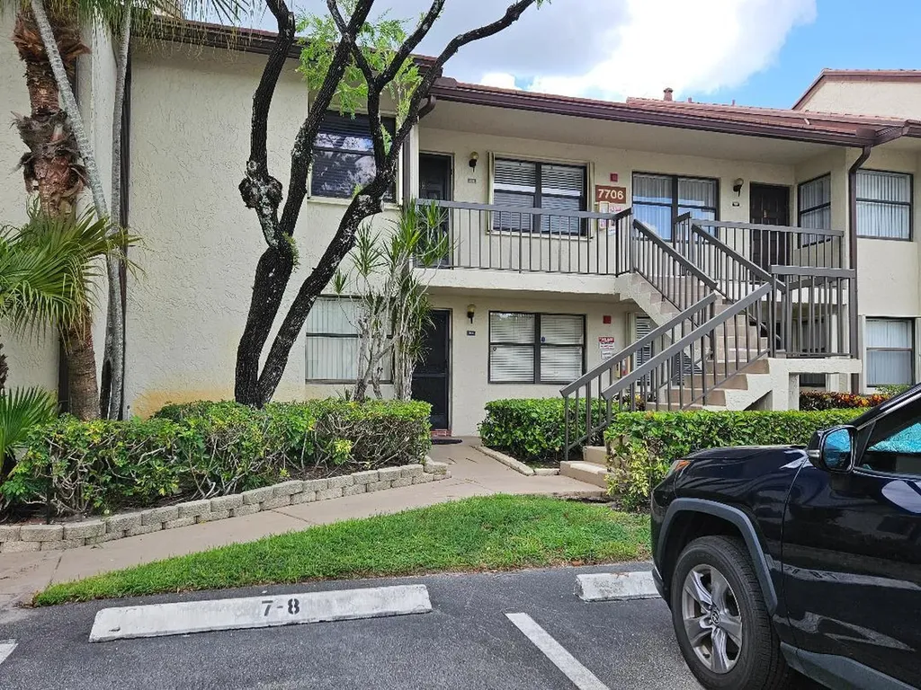 7706 Tahiti Lane Lake Worth FL 33467