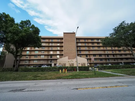 4550 NW 18 Avenue Pompano Beach FL 33064