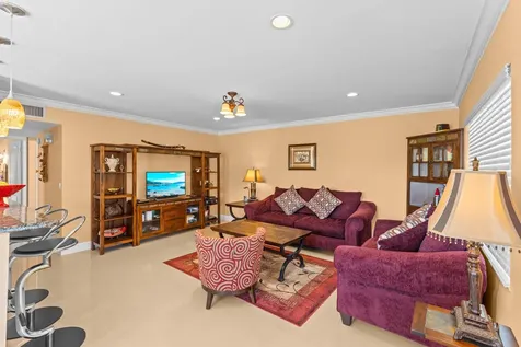 480 Flanders J Delray Beach FL 33484