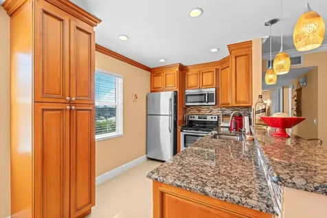480 Flanders J Delray Beach FL 33484